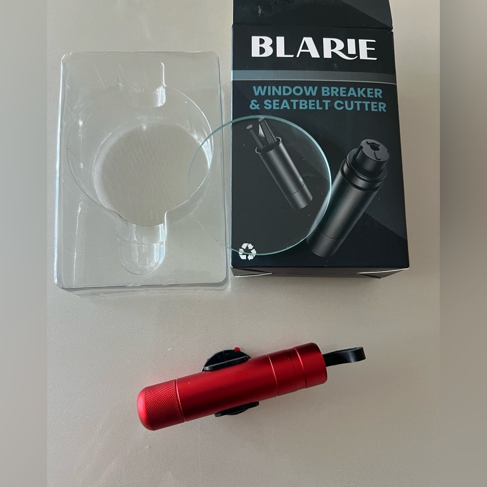 New Glass Breaker and Seatbelt Cutter